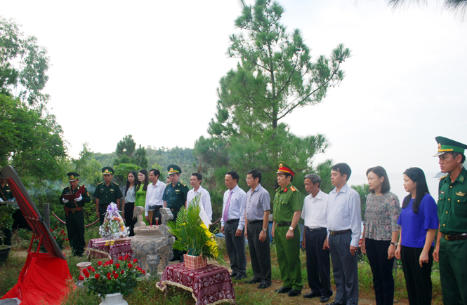 Dâng hương tưởng niệm Đại tướng Võ Nguyên Giáp