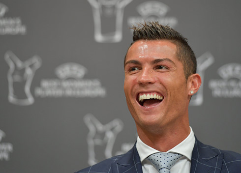 Ronaldo giành giải cầu thủ hay nhất châu Âu mùa 2015/2016