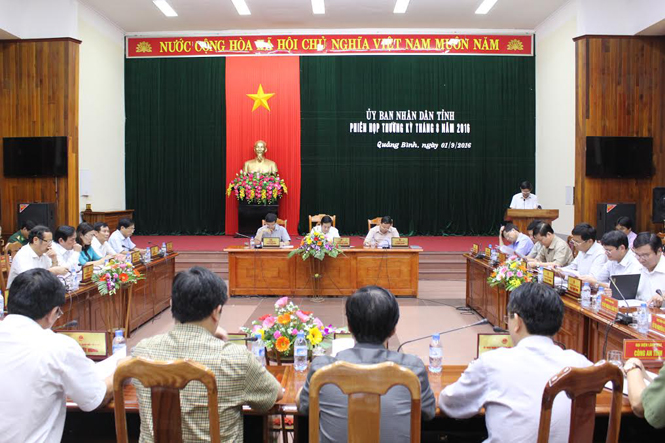 UBND tỉnh họp phiên thường kỳ tháng 8-2016