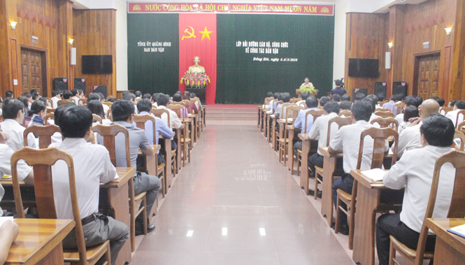 Bồi dưỡng cán bộ, công chức về công tác Dân vận chính quyền
