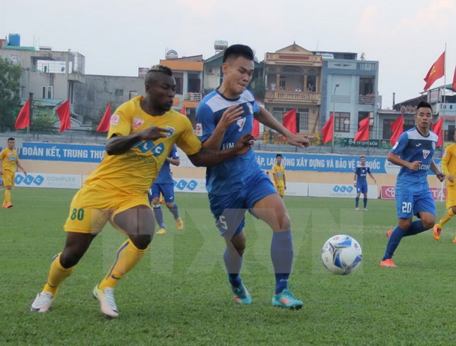 Trọng tài Singapore bắt chính trận đấu tâm điểm vòng 25 V-League