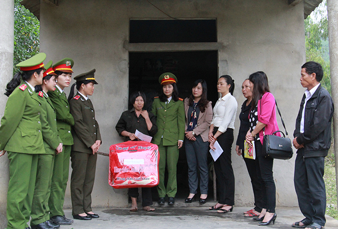 Phụ nữ Bố Trạch đoàn kết, sáng tạo, chung sức xây dựng quê hương ngày càng giàu đẹp