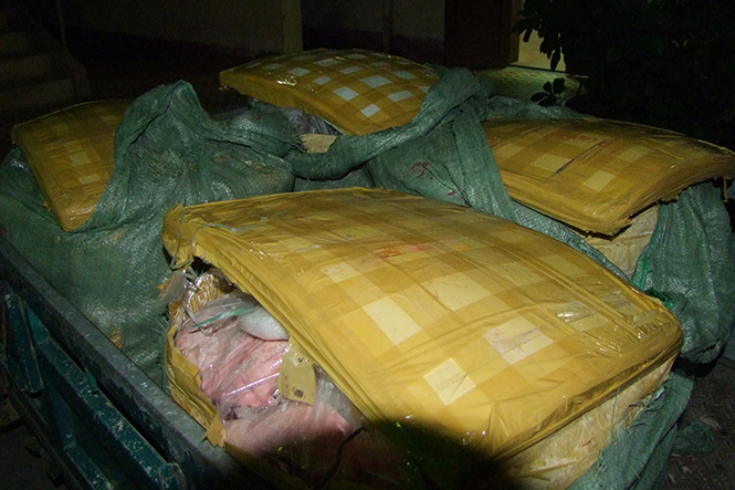 Bắt vụ vận chuyển 400 kg nội tạng động vật trong quá trình phân hủy