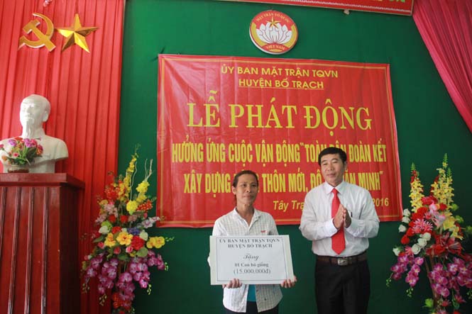 Bố Trạch: Phát động hưởng ứng cuộc vận động "Toàn dân đoàn kết xây dựng nông thôn mới, đô thị văn minh"