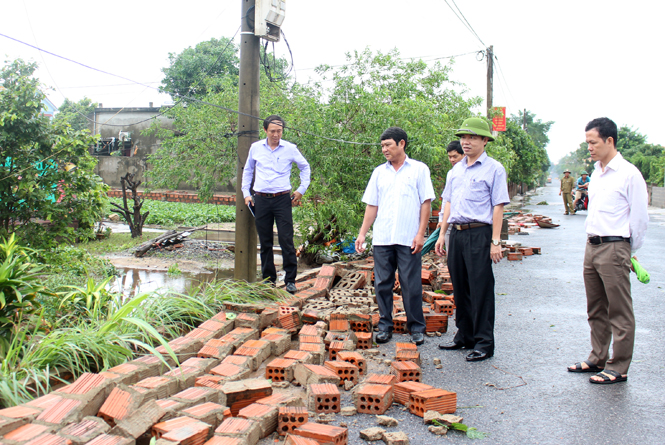 UBND TP. Đồng Hới: Kiểm tra tình hình thiệt hại do lốc xoáy gây ra trên địa bàn