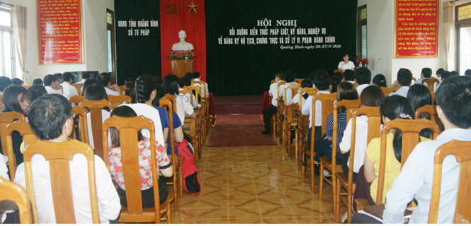 Bồi dưỡng nghiệp vụ cán bộ làm công tác hộ tịch, chứng thực