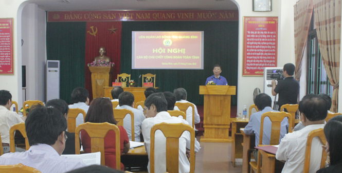 Cần khuyến khích chuyển dịch dần lao động nông nghiệp sang công nghiệp, dịch vụ