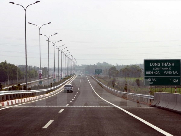 Vì sao phải làm đường cao tốc trước đường sắt cao tốc Bắc-Nam?