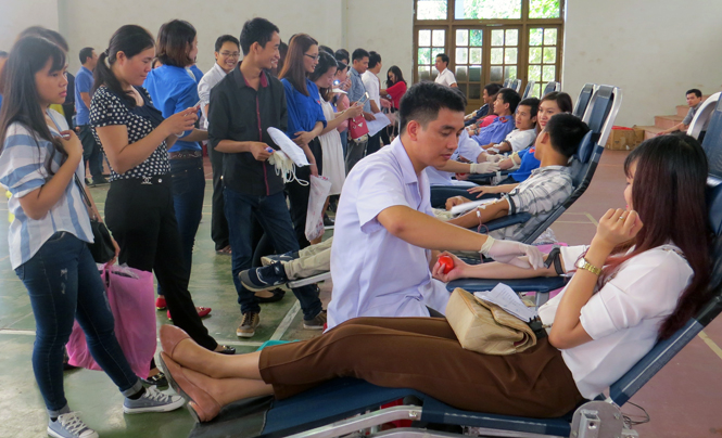 Hơn 500 đoàn viên thanh niên tham gia ngày hội hiến máu tình nguyện
