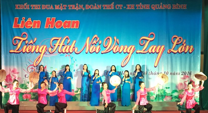 Liên hoan "Tiếng hát nối vòng tay lớn"