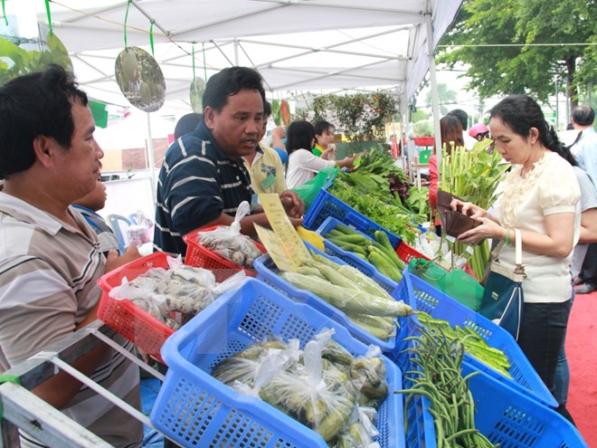 Ký kết cung ứng nông sản an toàn với 15 doanh nghiệp đầu tiên
