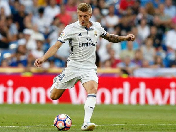 Real xác nhận gia hạn, tăng lương "siêu khủng" cho Toni Kroos