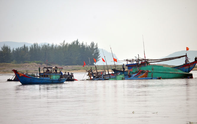 Toàn tỉnh có trên 40 tàu cá bị nạn