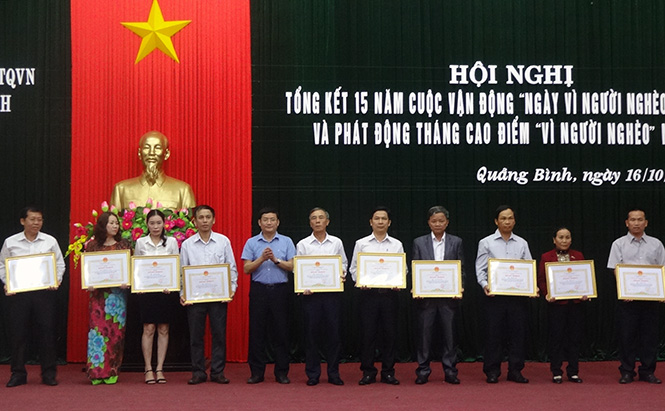 "Giúp người nghèo phải xuất phát từ tâm"