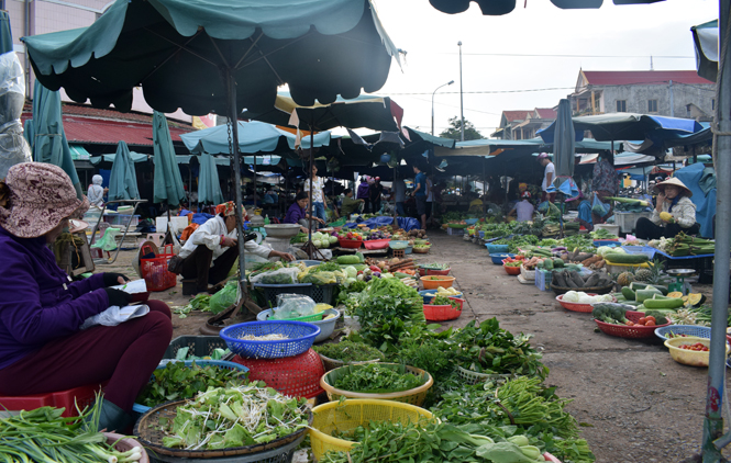 Đảm bảo nguồn hàng và bình ổn giá cả sau mưa lũ