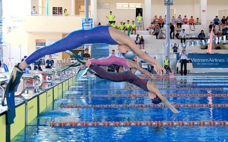 VĐV Nguyễn Huy Hoàng của Quảng Bình phá kỷ lục quốc gia và Seagames nội dung bơi cự ly 1500m