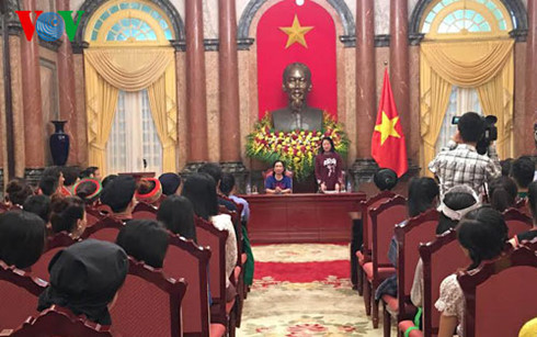 Phó Chủ tịch nước tiếp đại biểu học sinh, sinh viên dân tộc thiểu số