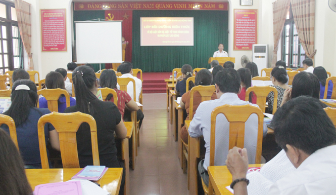 Bồi dưỡng kiến thức pháp luật cho đội ngũ cán bộ công đoàn các cấp