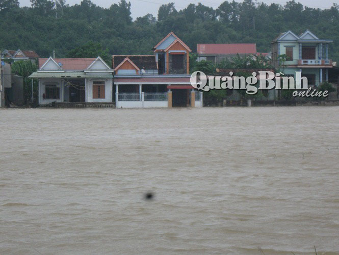 Quảng Trạch: 1 người chết, 3 tàu bị chìm do mưa lũ