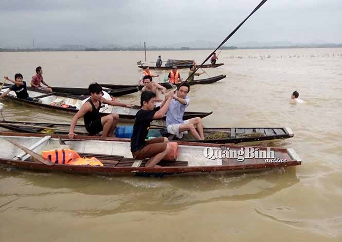 Lệ Thủy: Một học sinh mất tích do lũ cuốn