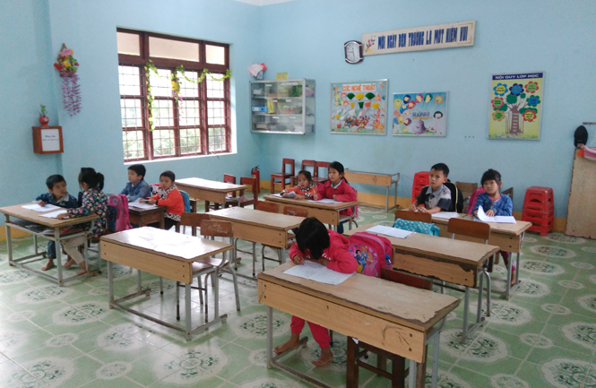 Miễn, giảm học phí, hỗ trợ chi phí học tập đối với học sinh, sinh viên bị ảnh hưởng sự cố môi trường và lũ lụt