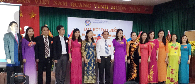 Thực hiện phương châm "Đón tiếp niềm nở, chăm sóc tận tình..."