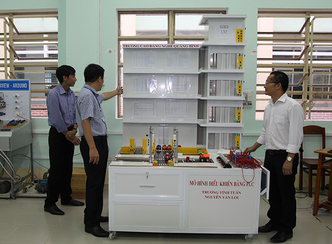 Trường cao đẳng Nghề Quảng Bình giành 2 giải ba tại hội thi thiết bị dạy nghề tự làm toàn quốc