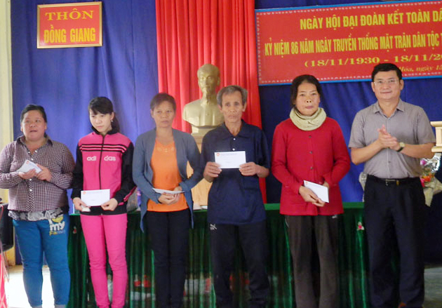 Đồng chí Phó Chủ tịch UBND tỉnh dự ngày hội "Đại đoàn kết toàn dân tộc"