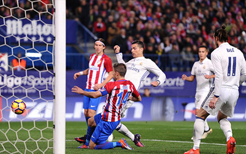 Real Madrid - Sporting Gijon: Chạy đà cho "Siêu kinh điển"