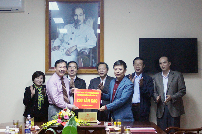 Đồng chí Trưởng ban Kinh tế Trung ương làm việc với Thường trực Tỉnh ủy