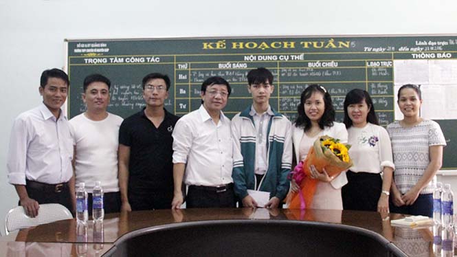 Cậu học sinh nghèo đam mê môn lịch sử