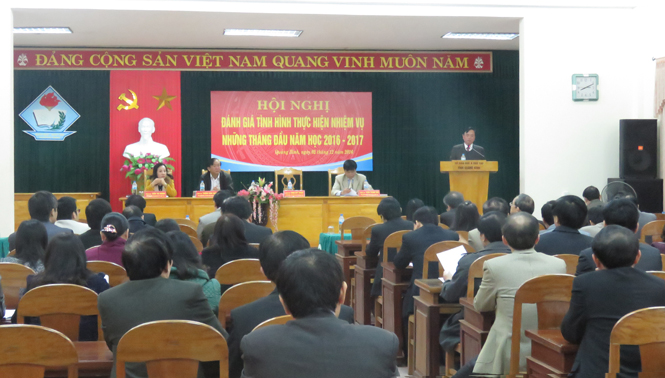 Nhiều khó khăn trong những tháng đầu năm học 2016-2017