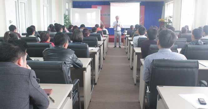Đào tạo kỹ năng thiết lập và quản trị mối quan hệ khách hàng cho các doanh nhân