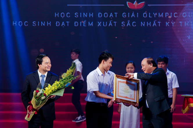 Em Nguyễn Thế Quỳnh được Thủ tướng Chính phủ tặng bằng khen