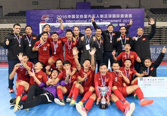 Tuyển Futsal Việt Nam giành ngôi á quân trên đất Trung Quốc