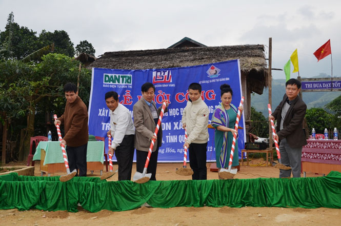 Khởi công xây dựng phòng học Dân trí tại bản Sy