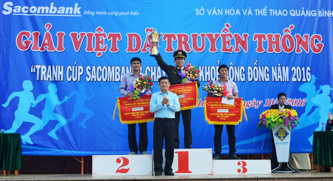 Giải việt dã truyền thống tranh cúp Sacombank năm 2016