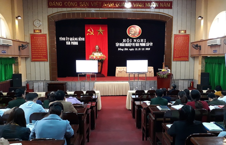 Tập huấn nghiệp vụ công tác văn phòng cấp ủy