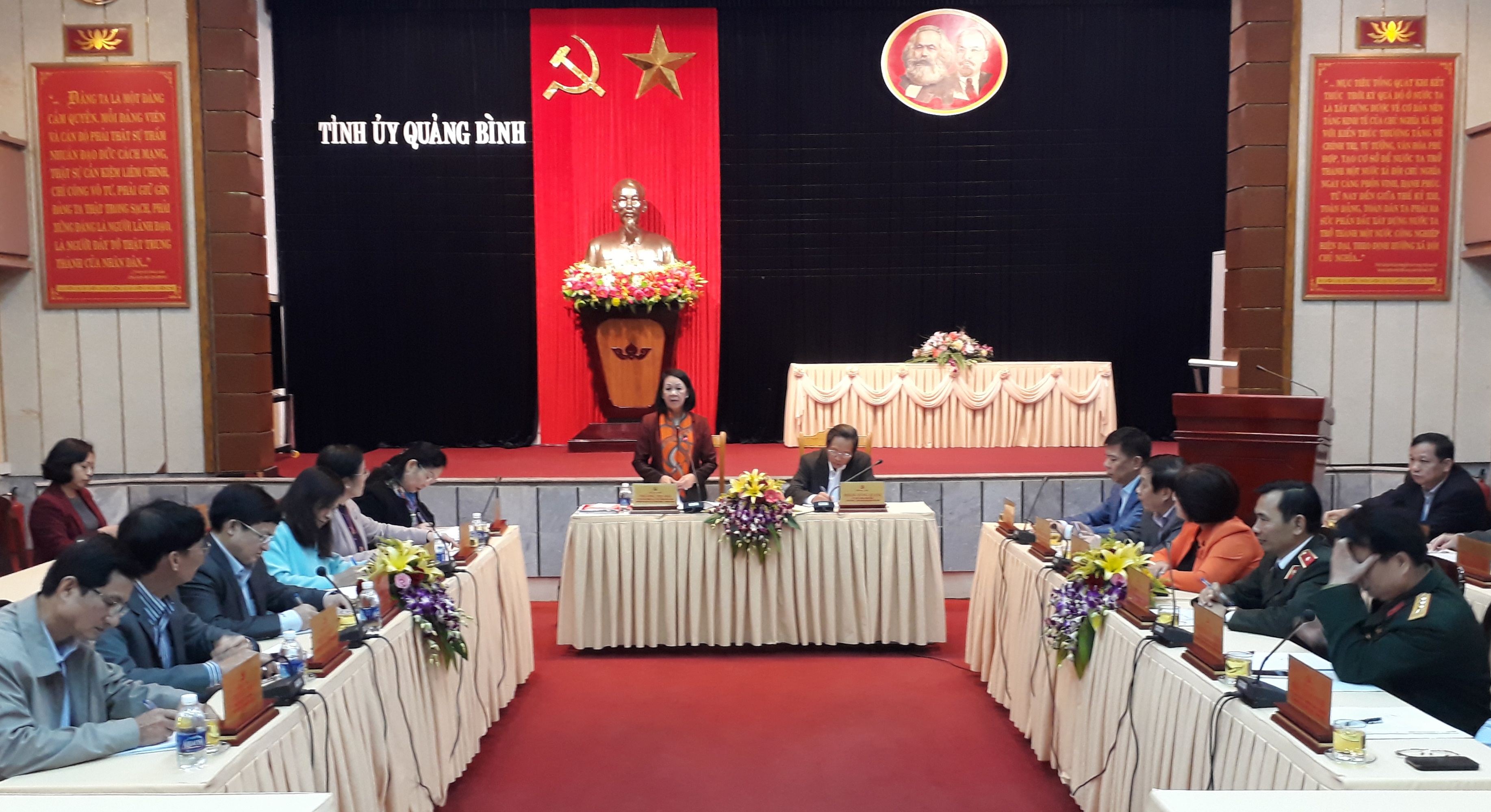 Đồng chí Trưởng ban Dân vận Trung ương làm việc với Ban Thường vụ Tỉnh ủy