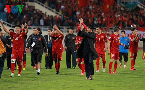VFF họp tổng kết AFF Cup 2016: Quyết việc đi hay ở của HLV Hữu Thắng
