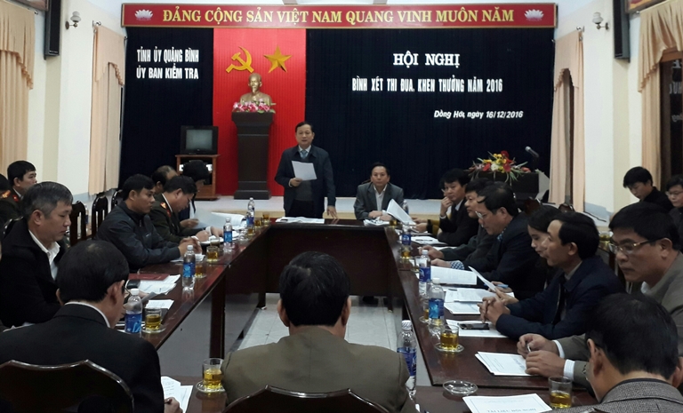 Uỷ ban Kiểm tra Tỉnh ủy: Bình xét thi đua, khen thưởng năm 2016