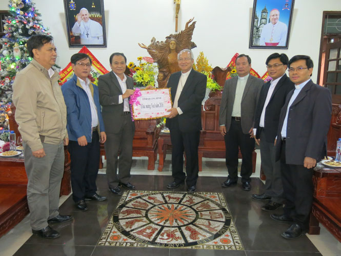 Thăm và chúc mừng Giáng sinh tại Tòa giám mục địa phận Vinh và Đại chủng viện Vinh Thanh