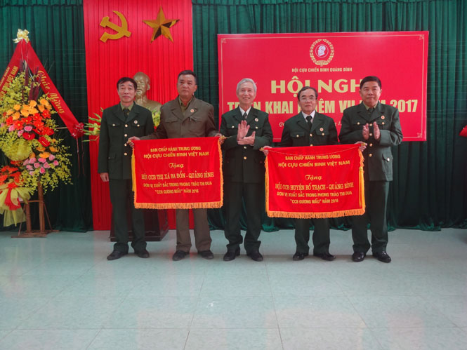 Phát huy bản chất, truyền thống "Bộ đội Cụ Hồ", xây dựng khối đại đoàn kết toàn dân