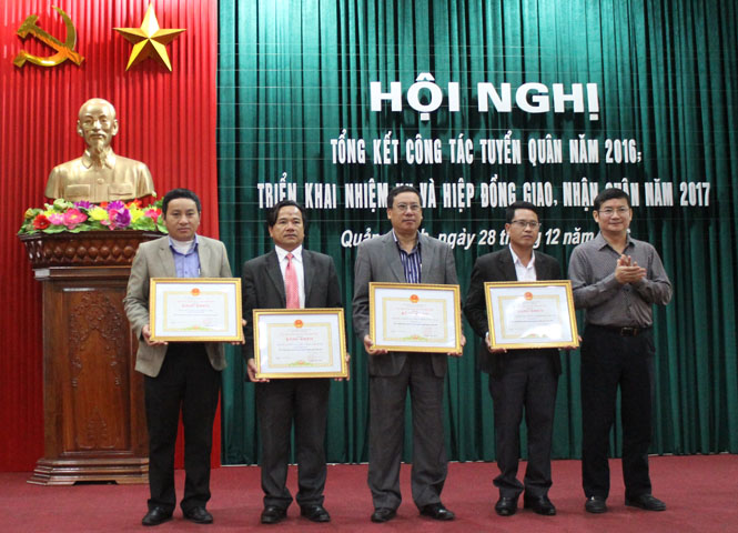 Triển khai nhiệm vụ và hiệp đồng giao, nhận quân năm 2017