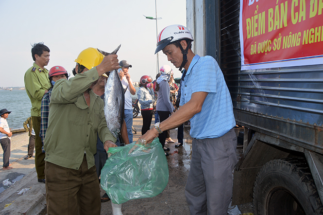 Chung sức chung lòng vượt qua gian khó