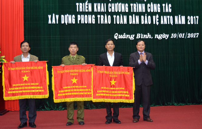 Đẩy mạnh phong trào "Toàn dân bảo vệ an ninh Tổ quốc"