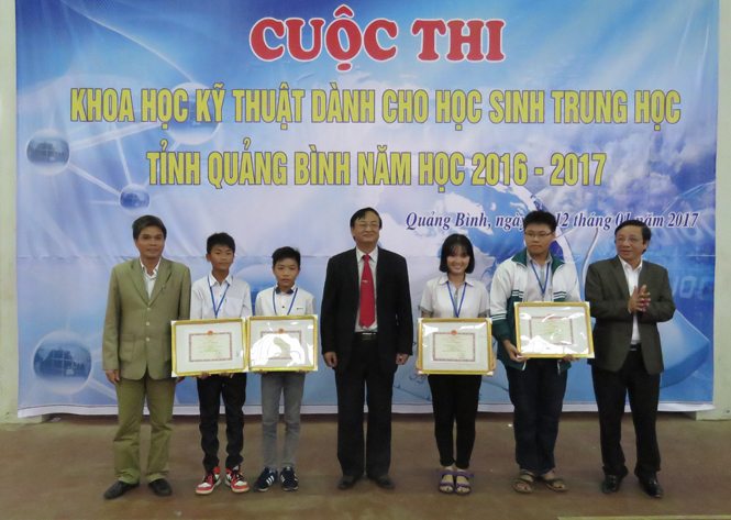3 dự án đoạt giải nhất cuộc thi Khoa học kỹ thuật dành cho học sinh trung học