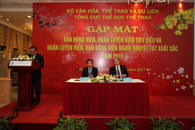 Bộ trưởng Nguyễn Ngọc Thiện: "Bóng đá VN còn lâu mới chuyên nghiệp"