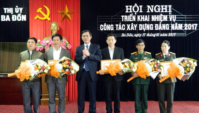 Thị uỷ Ba Đồn: Triển khai công tác xây dựng Đảng và kiểm tra, giám sát năm 2017