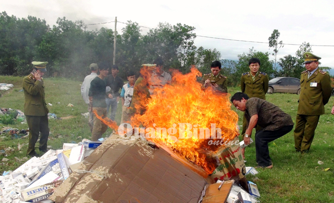 Tiêu hủy hàng giả và hàng cấm lưu thông trên thị trường